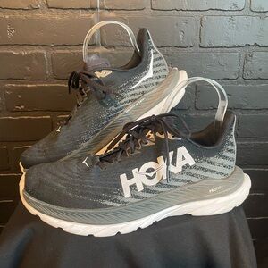 HOKA One One Mach 5 Sneaker. Black. Women’s size 9.5.